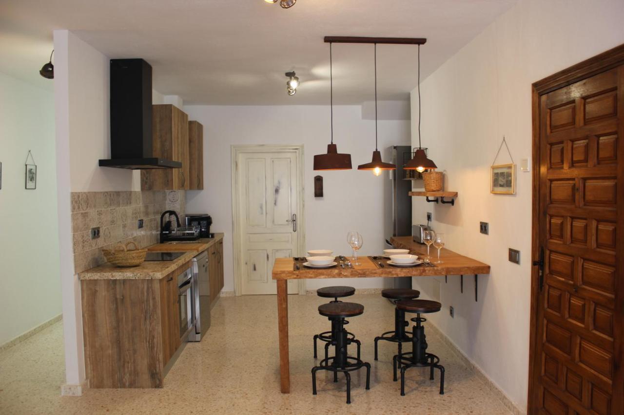 דירות מיחאס Casa Mixa Con Decoracion Estilo Industrial מראה חיצוני תמונה