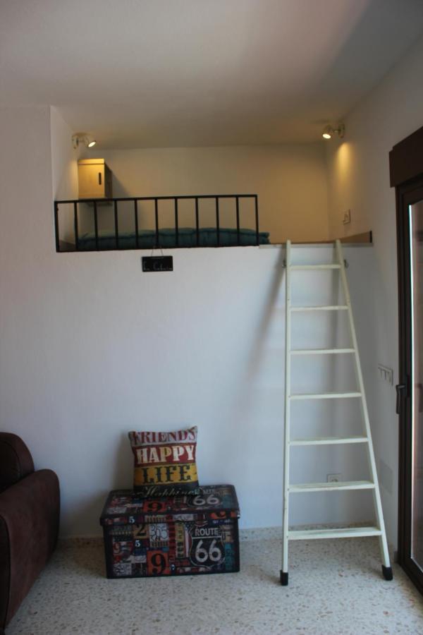 דירות מיחאס Casa Mixa Con Decoracion Estilo Industrial מראה חיצוני תמונה